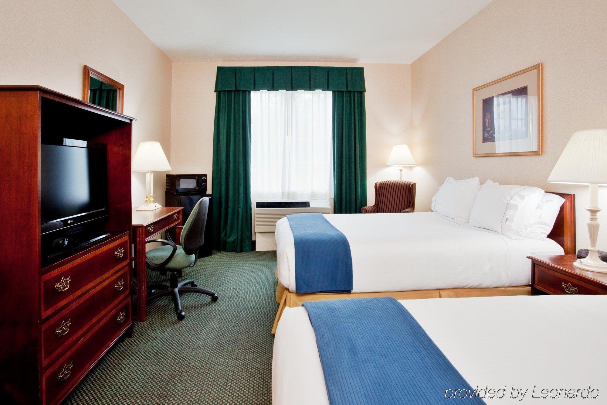 Holiday Inn Express Kilmarnock Стая снимка