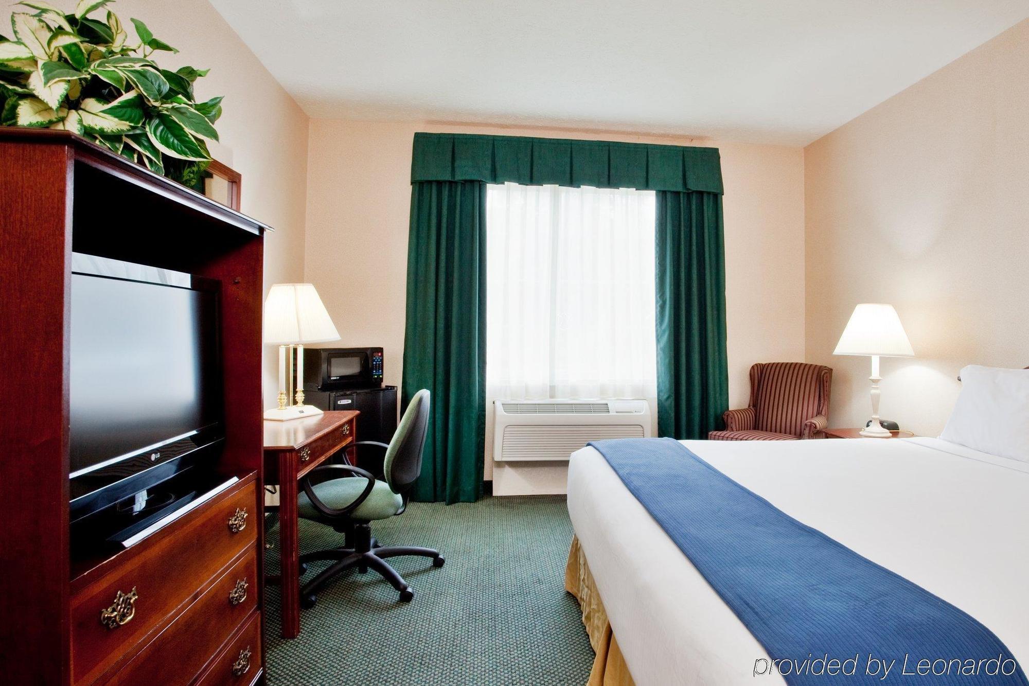 Holiday Inn Express Kilmarnock Стая снимка