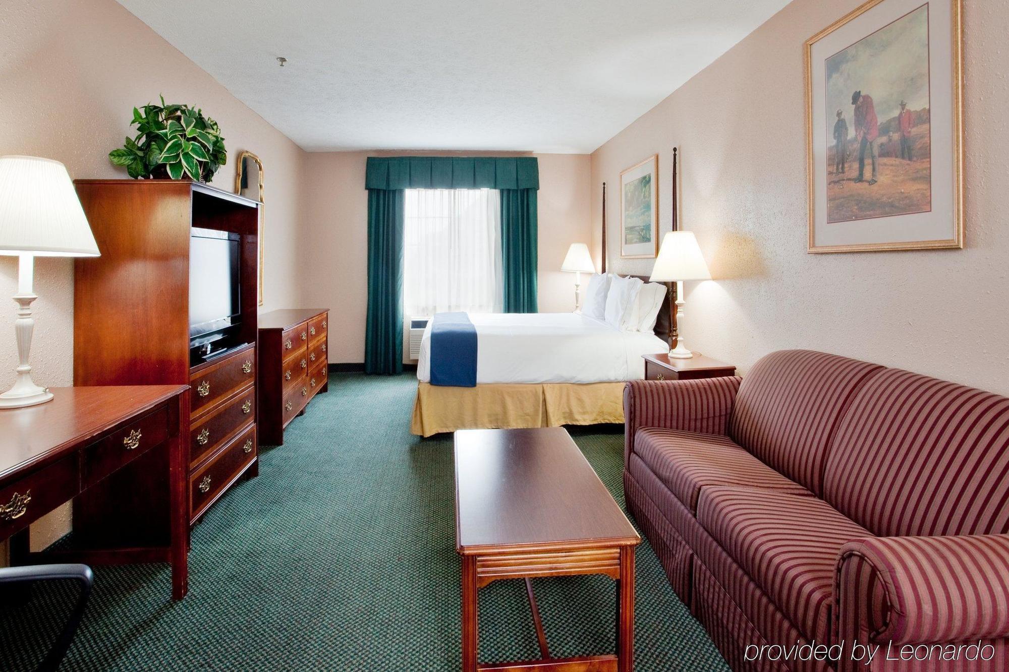 Holiday Inn Express Kilmarnock Стая снимка