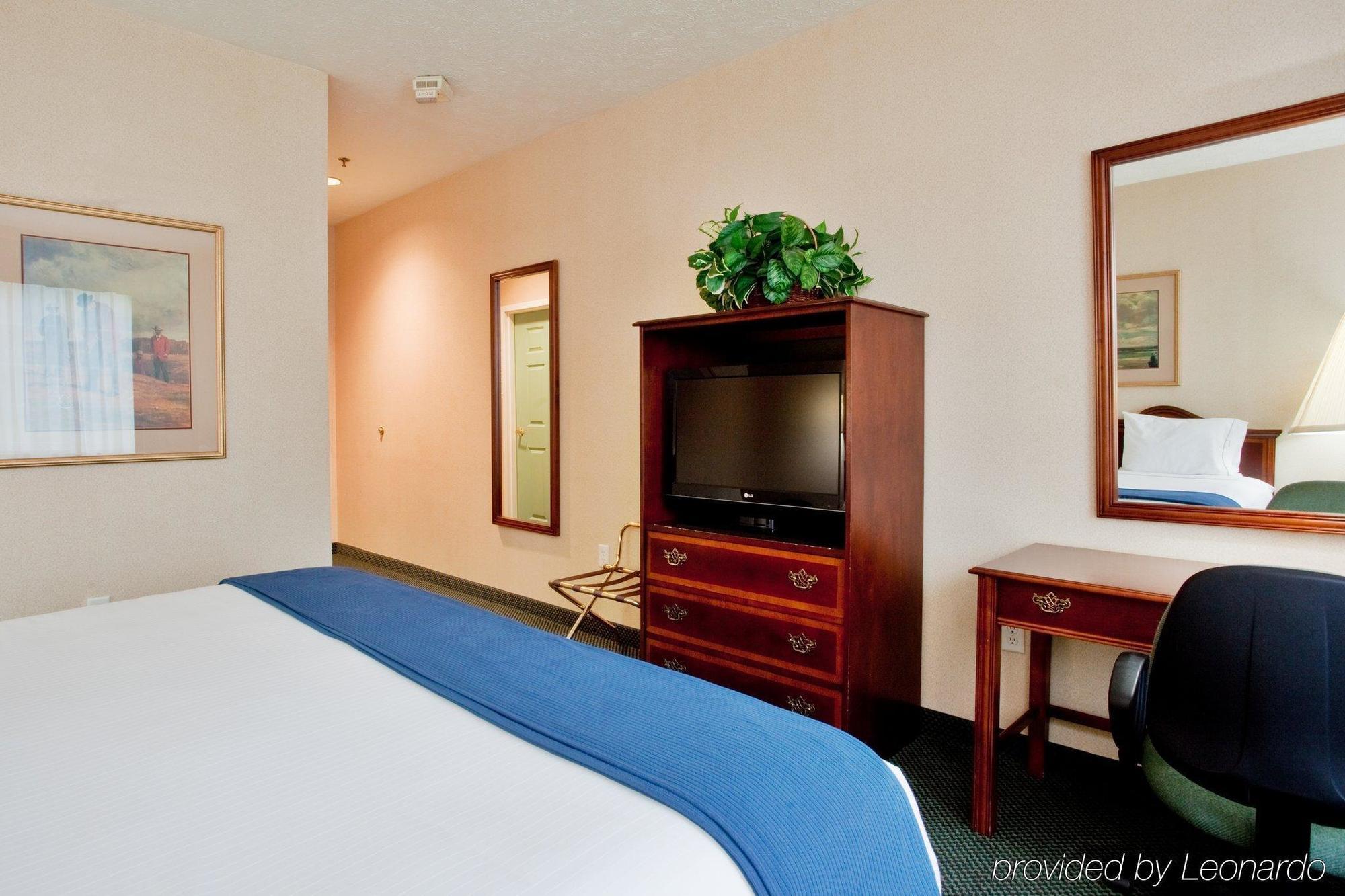 Holiday Inn Express Kilmarnock Екстериор снимка