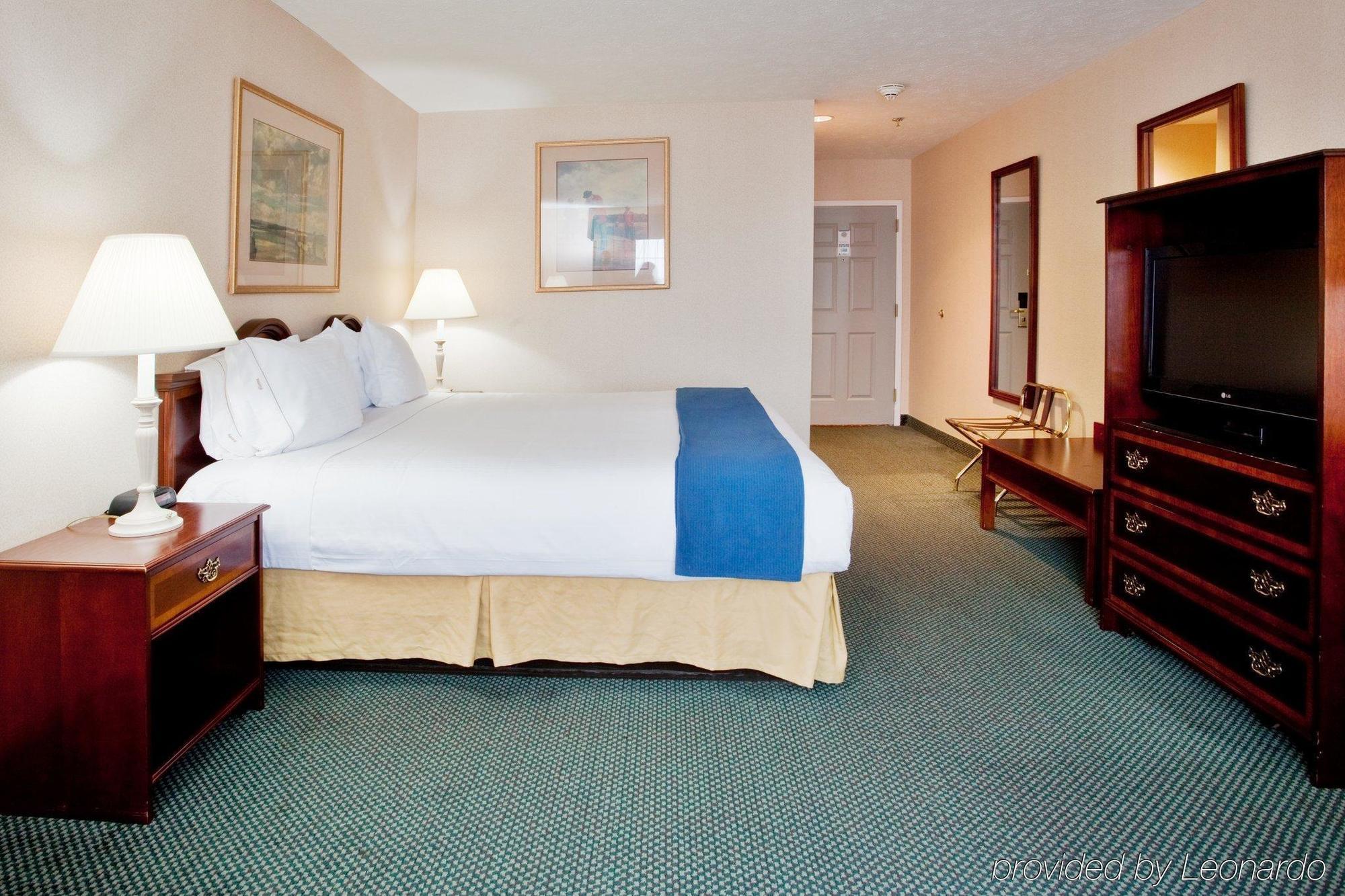 Holiday Inn Express Kilmarnock Стая снимка